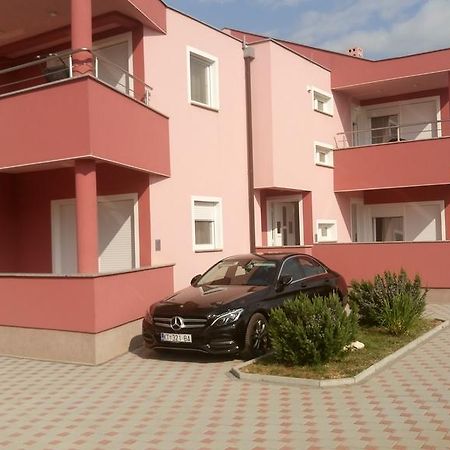 פריבלאקה Apartments Vladimir מראה חיצוני תמונה