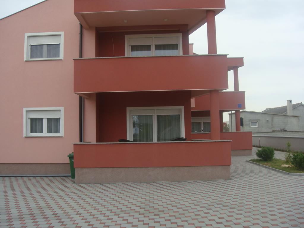 פריבלאקה Apartments Vladimir מראה חיצוני תמונה